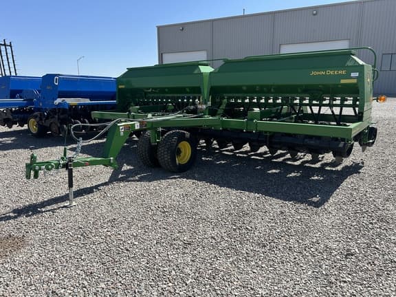 Image of John Deere 1590 equipment image 1