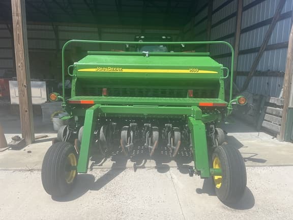 Image of John Deere 1590 equipment image 1
