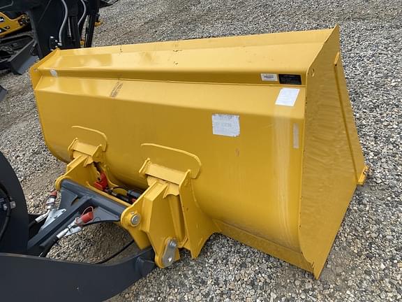 Image of John Deere Wheel Loader Bucket Image 1