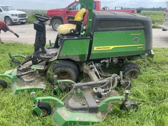 Image of John Deere 1600 Turbo III equipment image 1