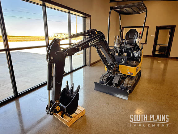 Image of John Deere 17P Image 1