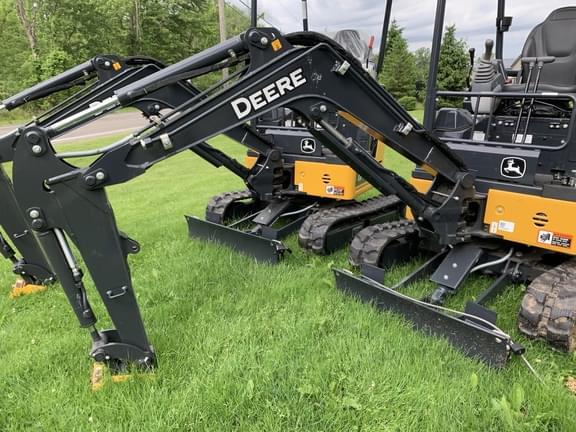 Image of John Deere 17P equipment image 1