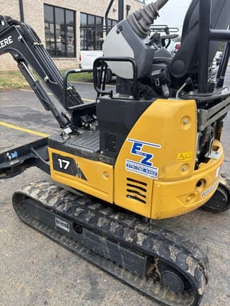 Image of John Deere 17P equipment image 4
