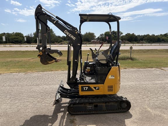 Image of John Deere 17P equipment image 3