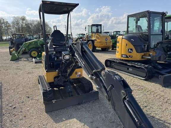 Image of John Deere 17P equipment image 4