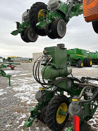 Thumbnail image John Deere 1725 6