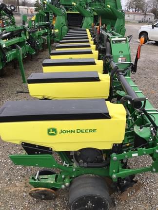Main image John Deere 1725