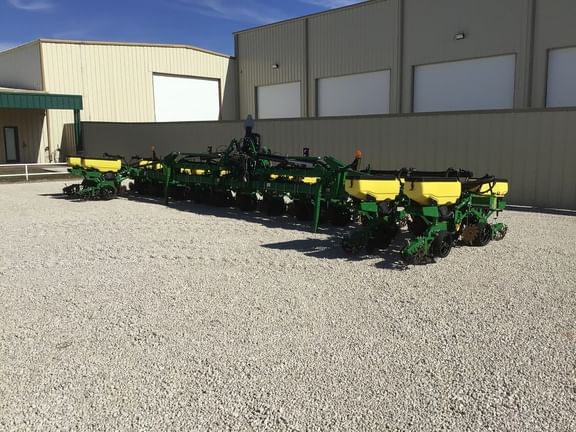 Main image John Deere 1725
