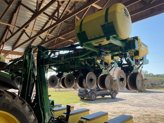 2023 John Deere 1725 Equipment Image0