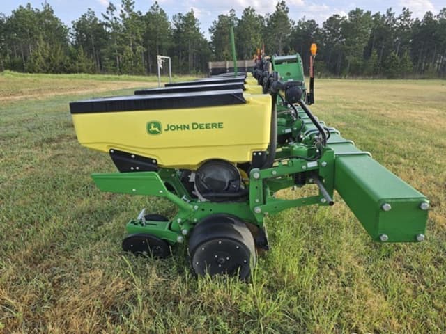 Image of John Deere 1725 equipment image 4