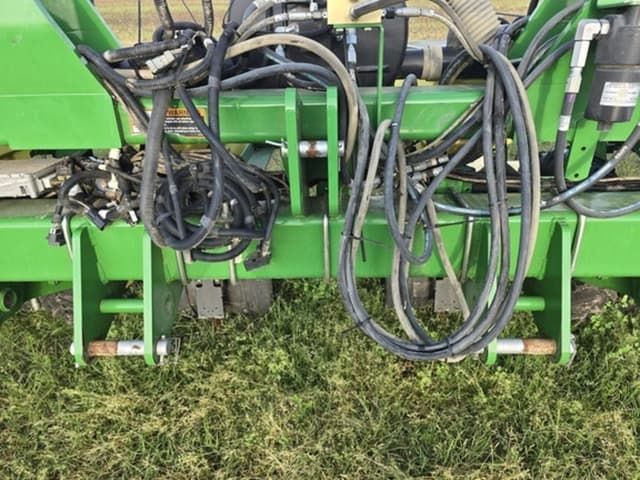 Image of John Deere 1725 equipment image 2