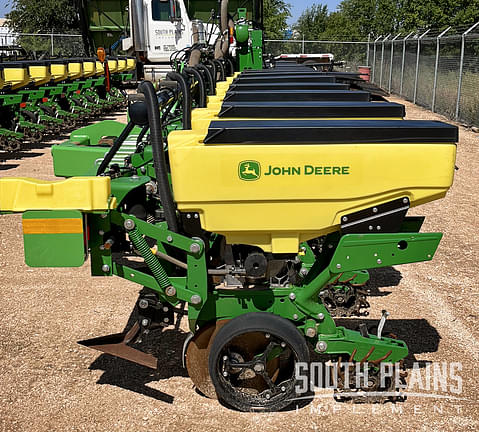 Image of John Deere 1725 Primary image