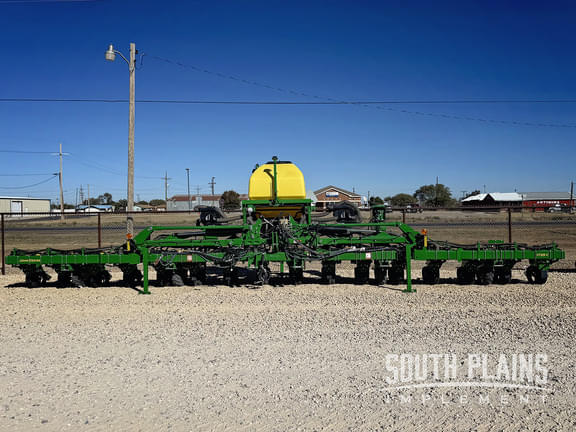 Image of John Deere 1725C equipment image 4