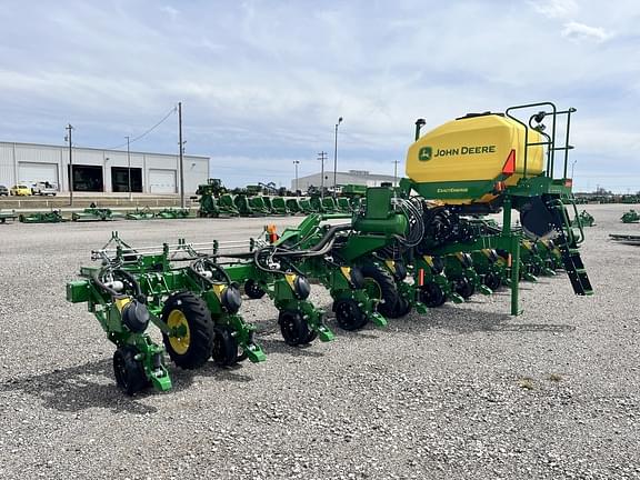 Image of John Deere 1725C equipment image 2