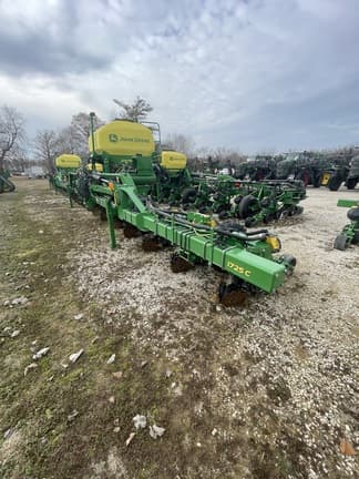 Image of John Deere 1725C equipment image 1