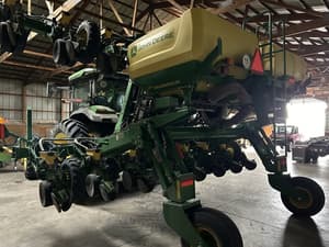 2023 John Deere 1725 Image