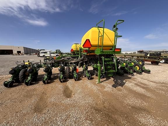 Image of John Deere 1725 Primary image