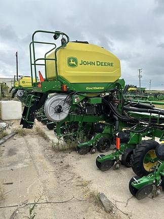 Image of John Deere 1725C equipment image 4