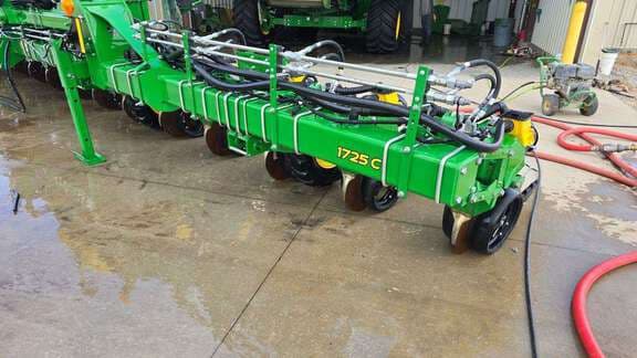 Image of John Deere 1725C equipment image 1
