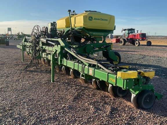 Image of John Deere 1725 equipment image 1