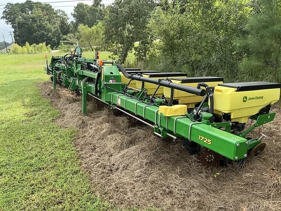 Image of John Deere 1725 equipment image 1