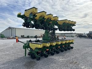 2023 John Deere 1725 Image