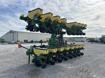 Main image John Deere 1725