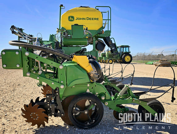 2023 John Deere 1725C Equipment Image0