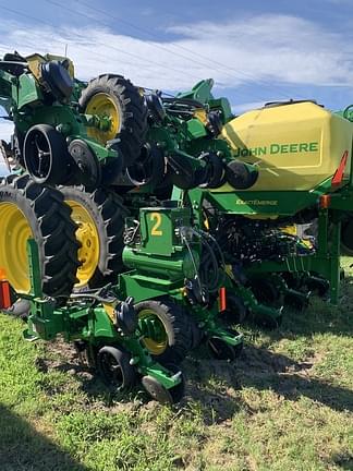 Image of John Deere 1725C Primary image