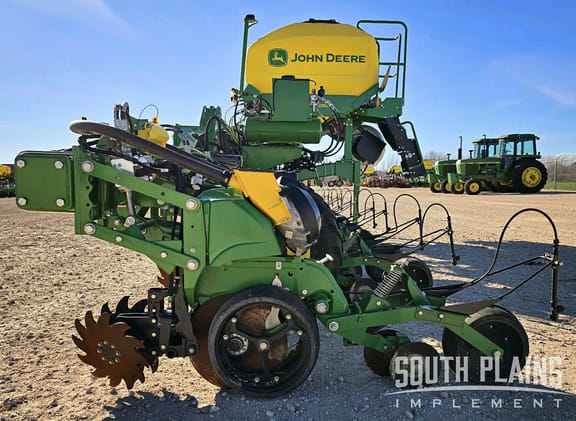 2023 John Deere 1725C Equipment Image0