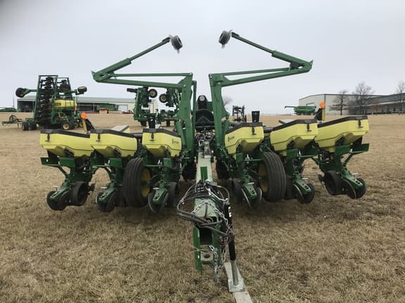 Image of John Deere 1765 equipment image 1