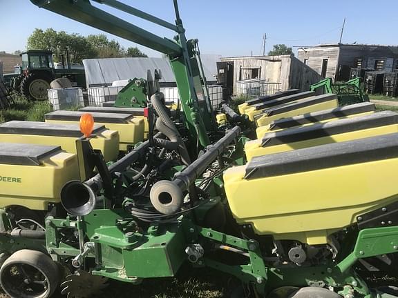 Image of John Deere 1765 Image 1