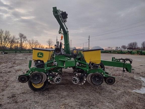 Image of John Deere 1765 equipment image 4