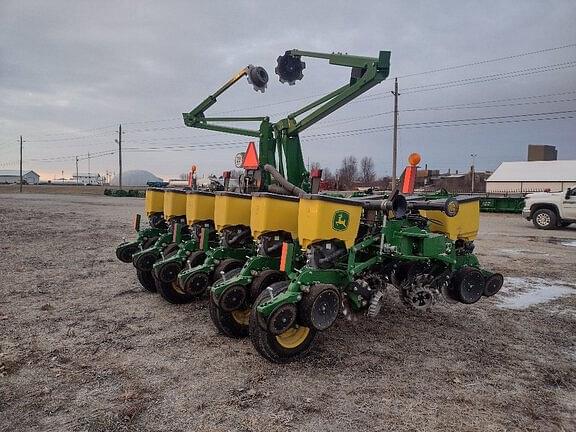 Image of John Deere 1765 equipment image 4