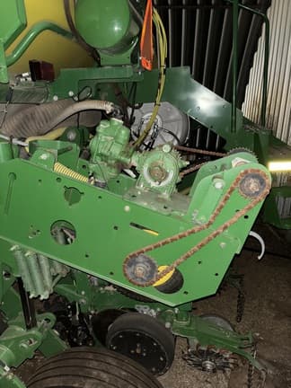 Image of John Deere 1770 equipment image 3