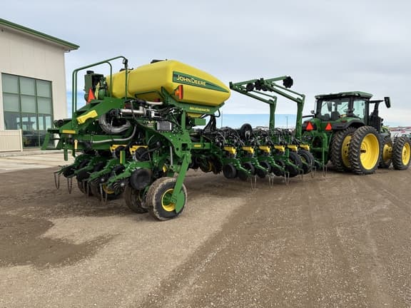 Image of John Deere 1770 equipment image 4