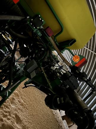 Image of John Deere 1770 equipment image 2