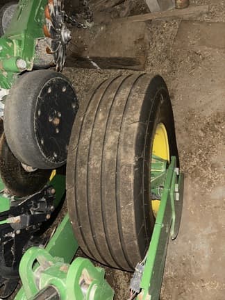 Image of John Deere 1770 equipment image 4