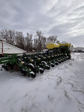 2023 John Deere 1770 Equipment Image0