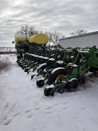 Image of John Deere 1770 equipment image 2