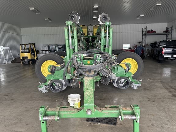 Image of John Deere 1775 equipment image 1