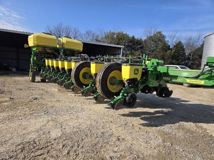 Image of John Deere 1775 Image 0