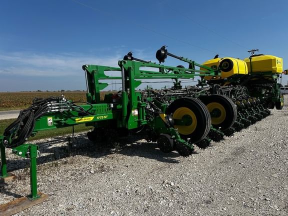 2023 John Deere 1775 Equipment Image0