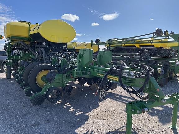 Image of John Deere 1775 equipment image 1