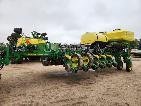Image of John Deere 1775 equipment image 1