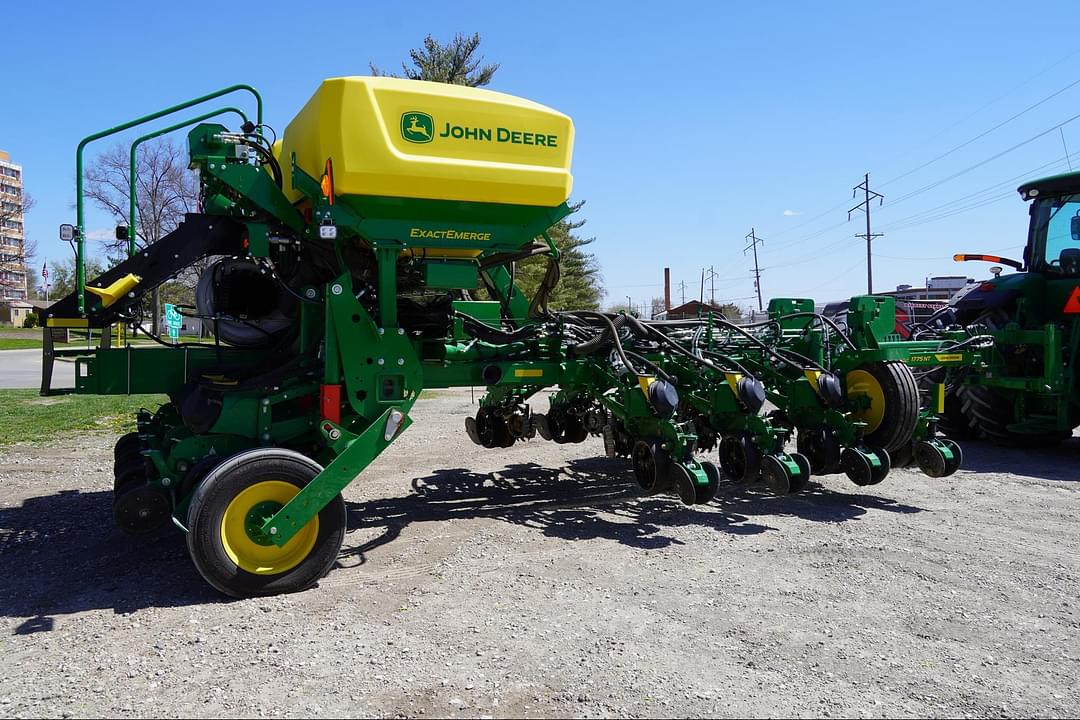 Image of John Deere 1775 Primary image