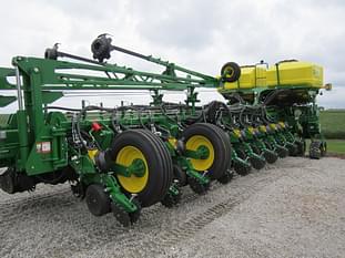 2023 John Deere 1775 Equipment Image0