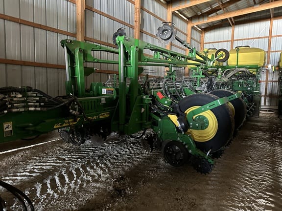 Main image John Deere 1775