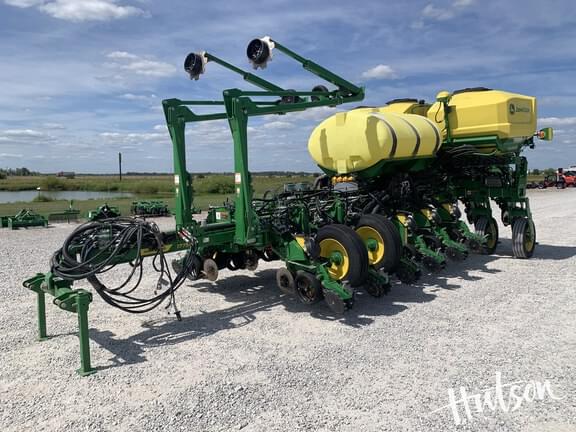 Image of John Deere 1775 equipment image 1