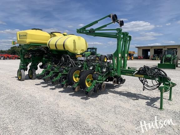 Image of John Deere 1775 Primary image